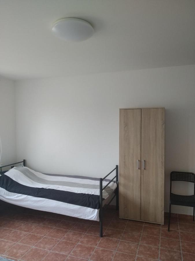 Chalupa V Merunkovem Sadu Šakvice Exterior foto